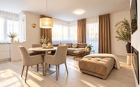 Alure Residences 1 & 24H Self Check-In, Fireplace,Private Parking In Front Of The Apartment Building Included, New Building, Green Area With Meadows And Forests